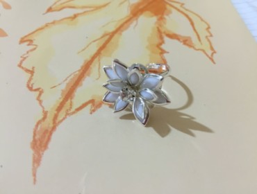 Anello con fiore